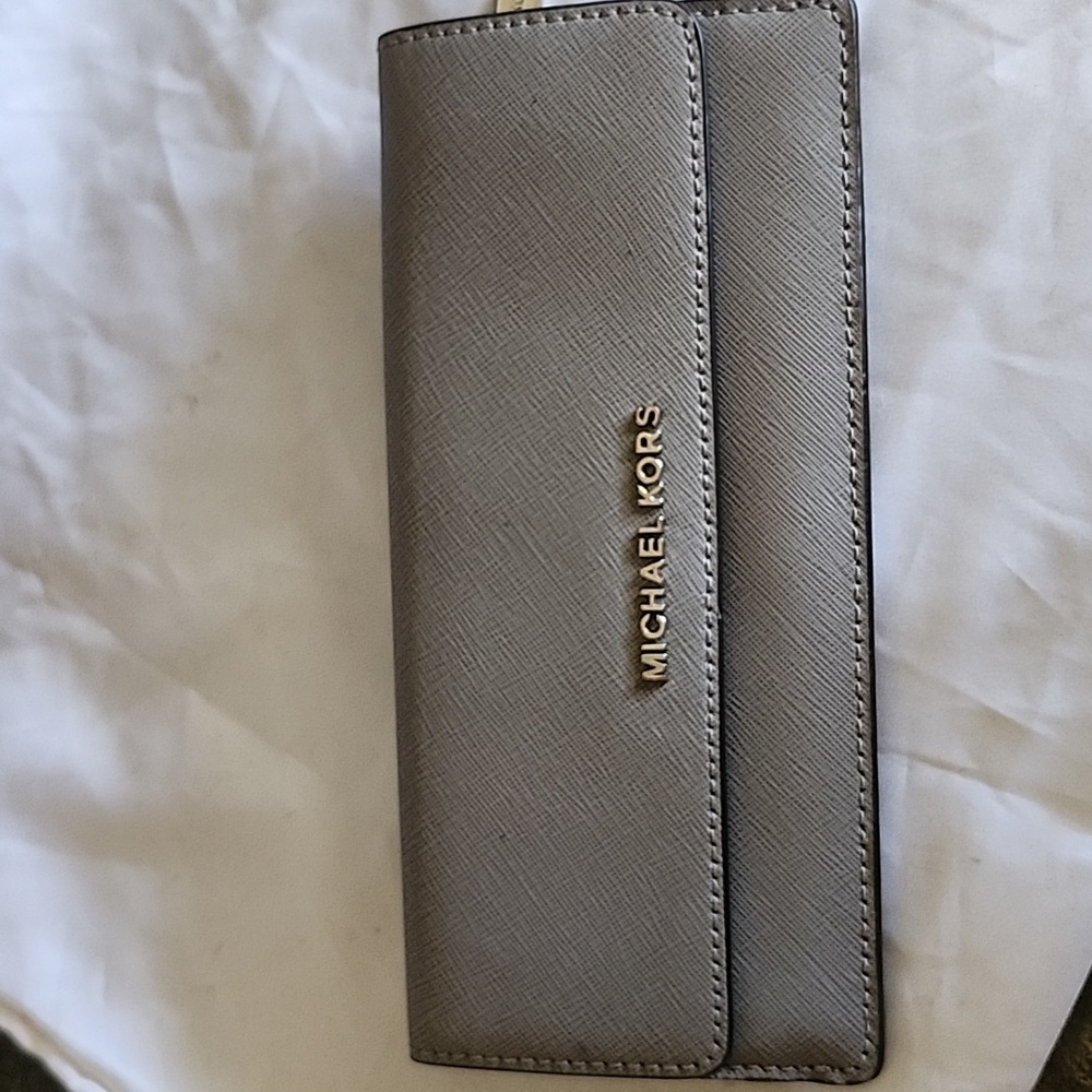 Michael Kors Jet Set Travel Saffiano Leather Wallet